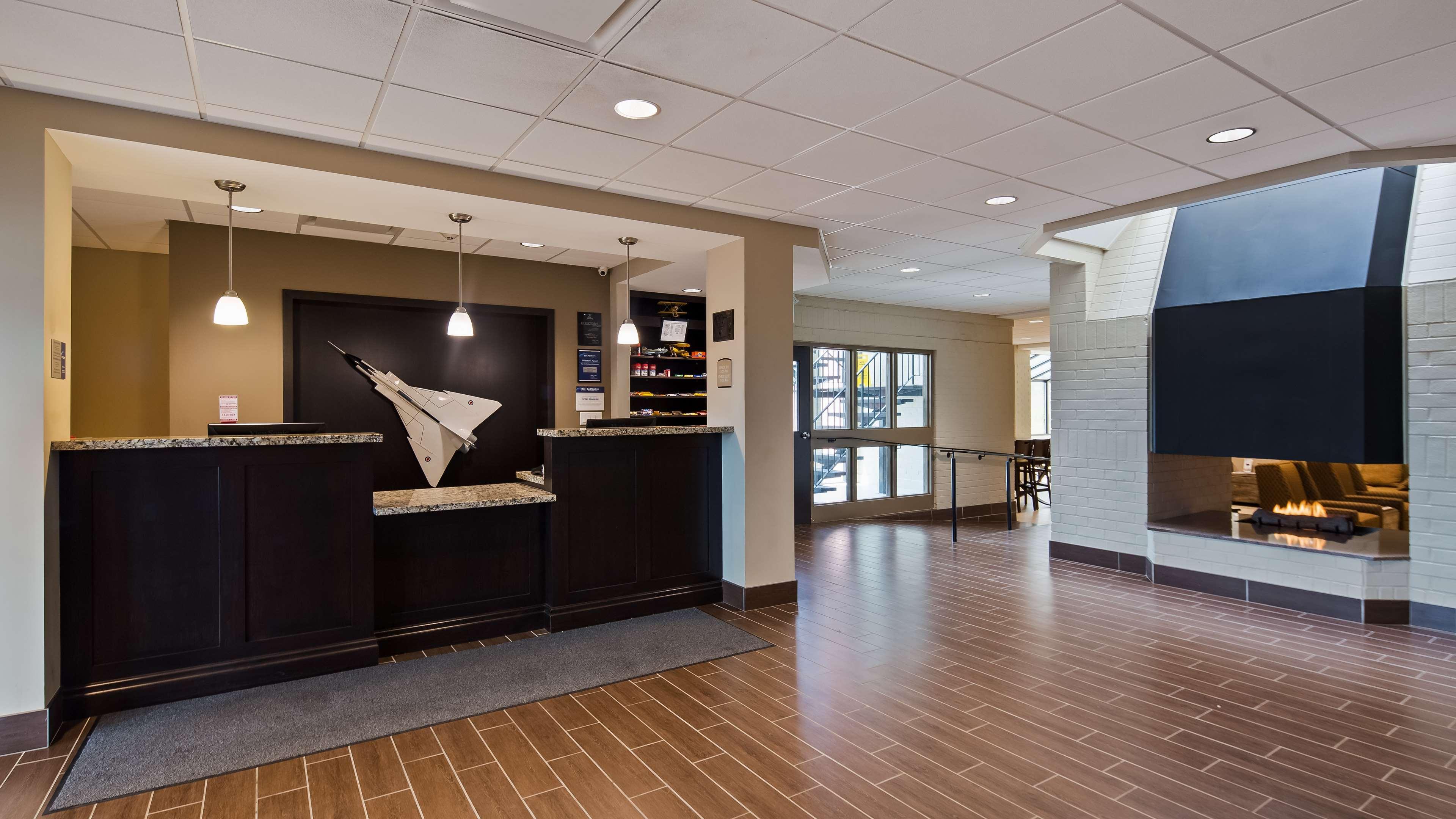 Best Western London Airport Inn & Suites Dış mekan fotoğraf