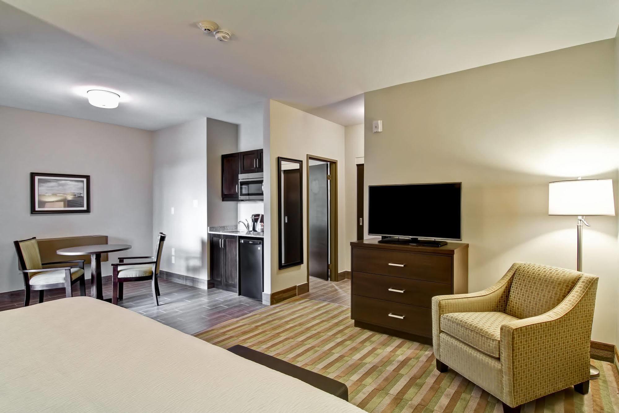 Best Western London Airport Inn & Suites Dış mekan fotoğraf